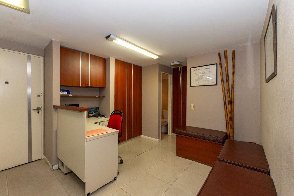 Foto de OFICINA EN VENTA EN TRIBUNALES MUY BUENA, imagen 3
