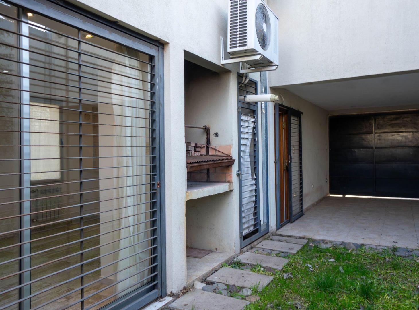 Foto de CASA DUPLEX EN VENTA EN GONNET LA PLATA, imagen 5