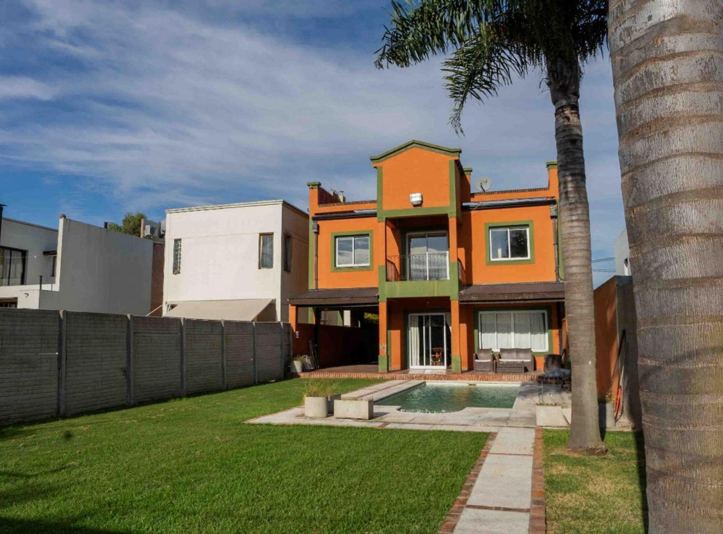 Foto de CASA EN VENTA DE 3 DORMITORIOS EN VILLA CASTELLS,, imagen 1