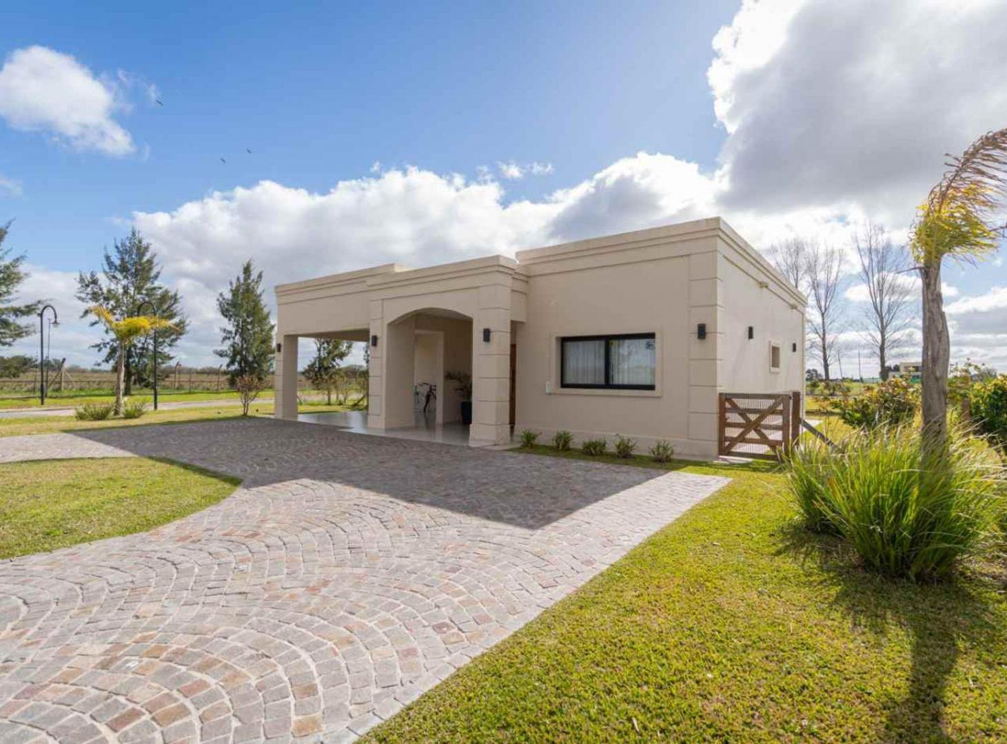 Foto de Casa a la venta en AREA60, LA VICTORIA, imagen 1