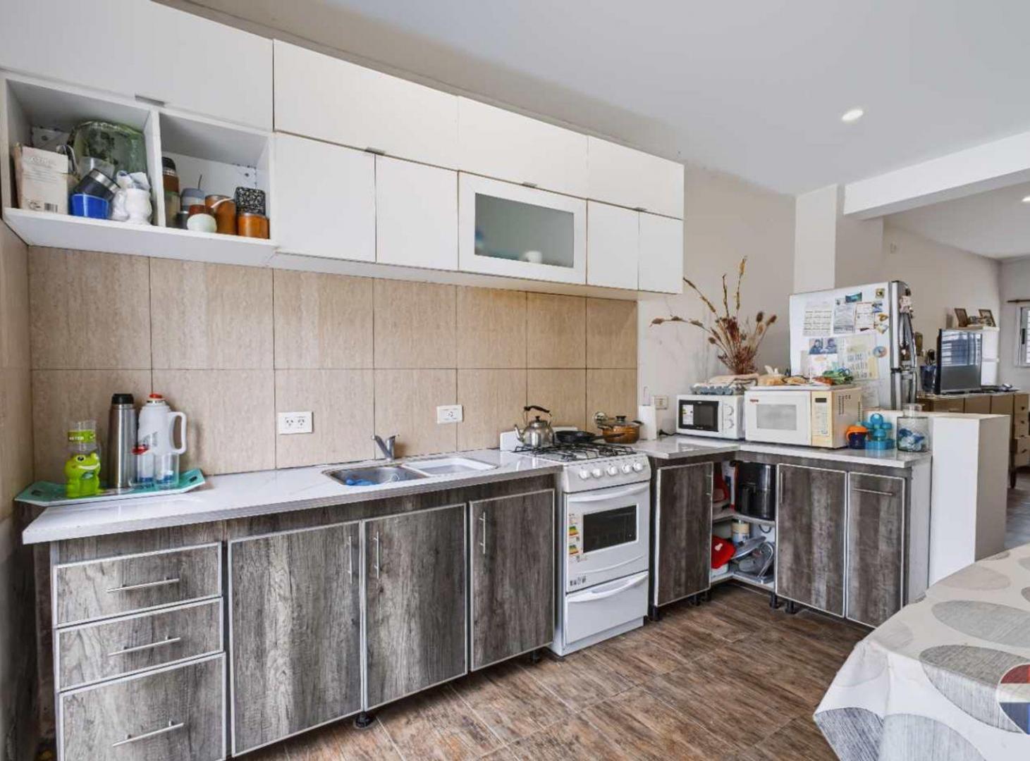 Foto de CASA EN VENTA EN LA PLATA, imagen 2