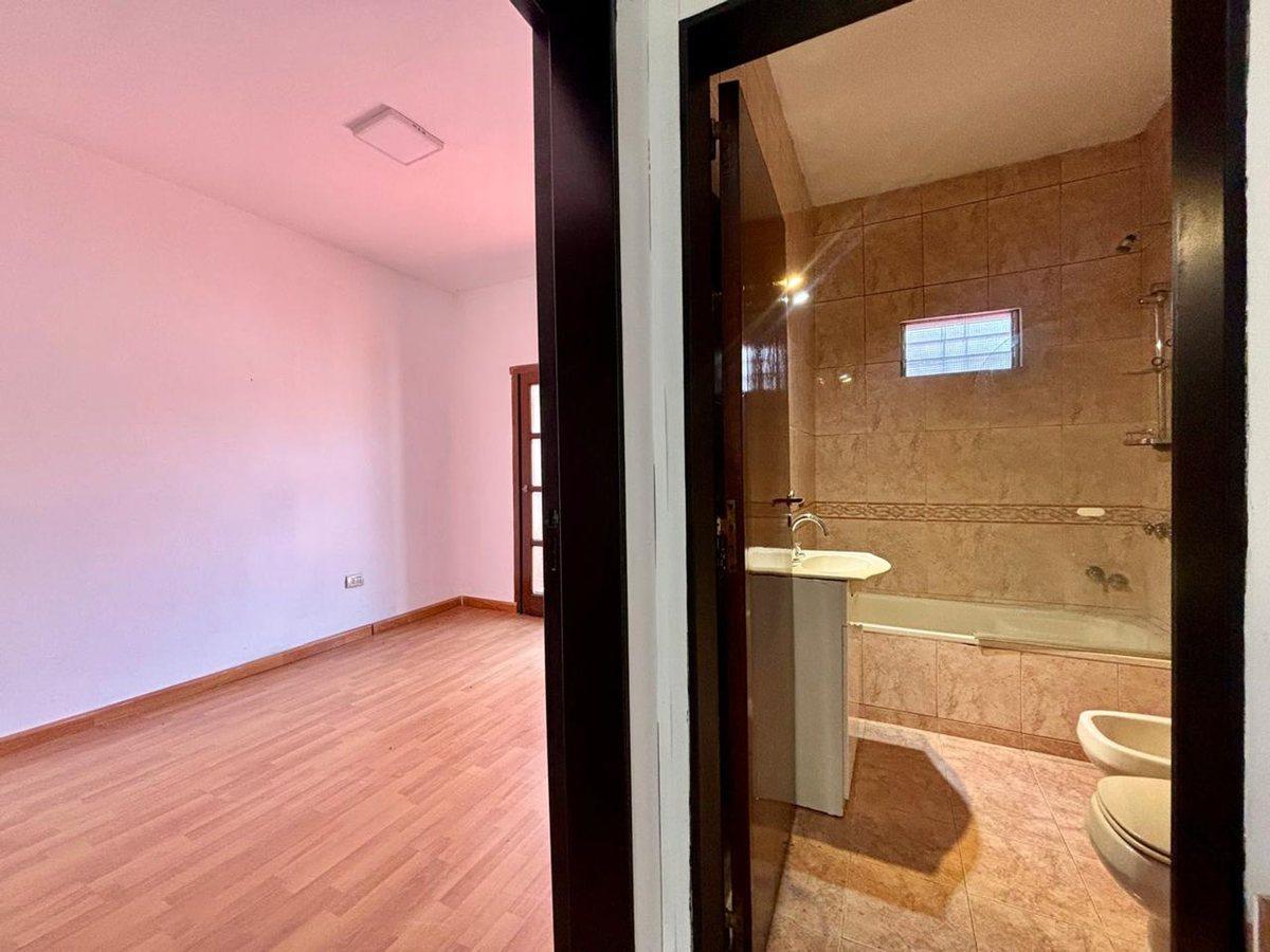 Foto de Venta casa 3 dormitorios y patio La Plata, imagen 2