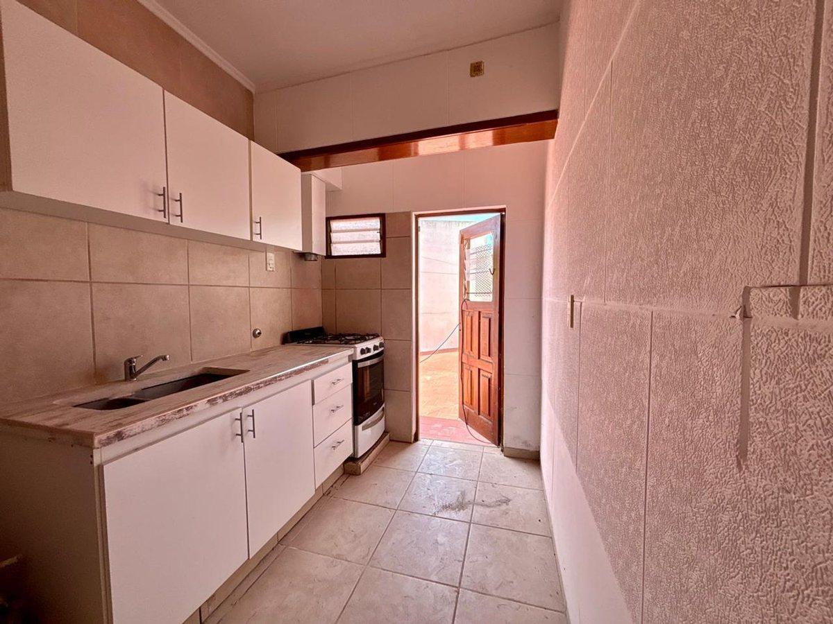 Foto de Venta casa 3 dormitorios y patio La Plata, imagen 5