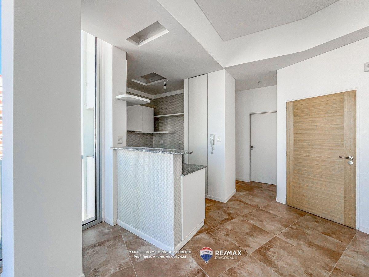 Foto de DEPARTAMENTO EN VENTA CON BALCON,COCHERA LA PLATA, imagen 3