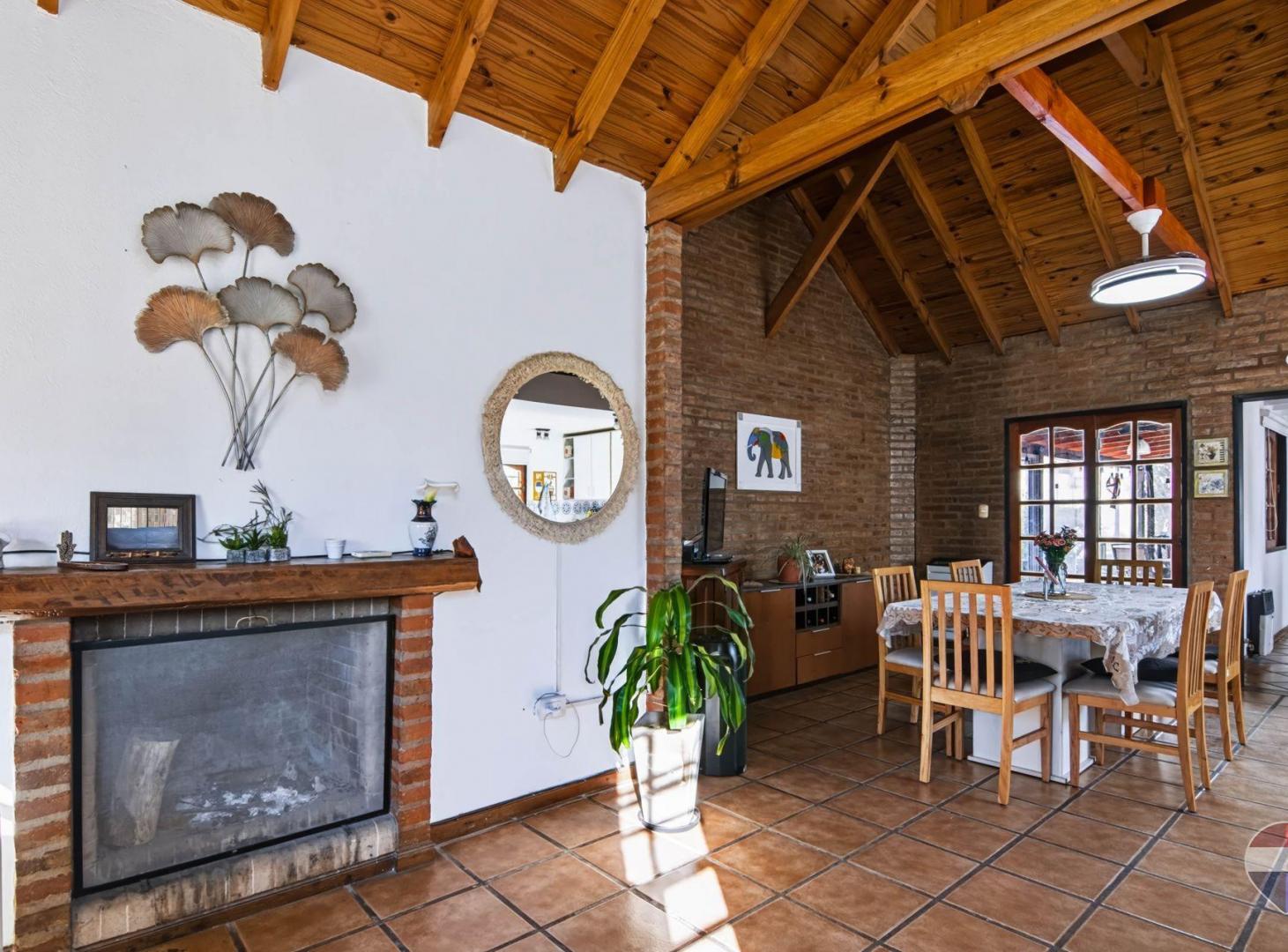 Foto de CASA EN VENTA EN CITY BELL ENTRE CAMINOS, imagen 2