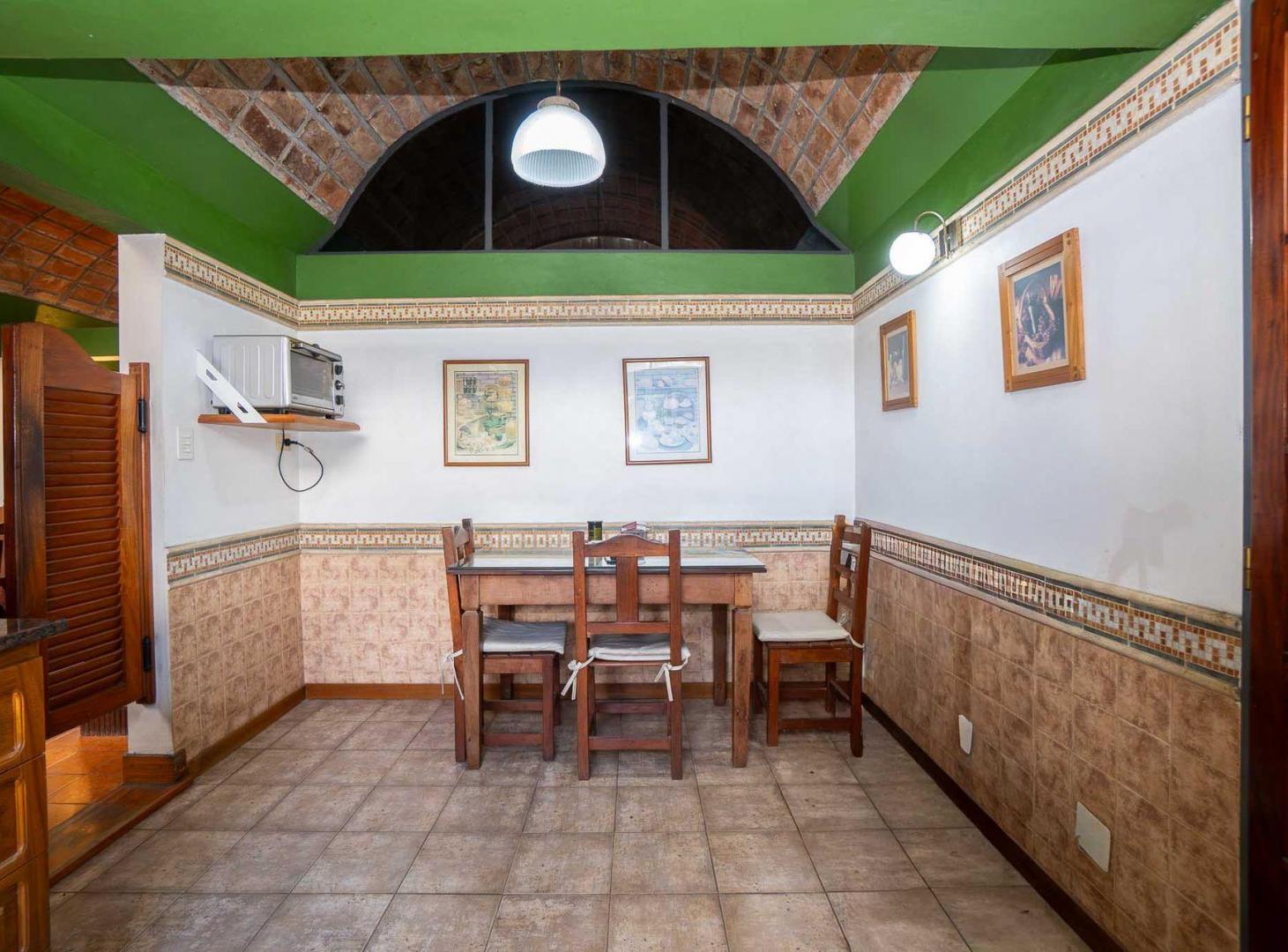 Foto de CASA EN VENTA EN CITY BELL PARQUE Y PILETA, imagen 4