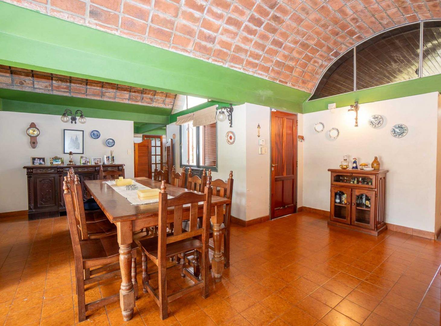 Foto de CASA EN VENTA EN CITY BELL PARQUE Y PILETA, imagen 3