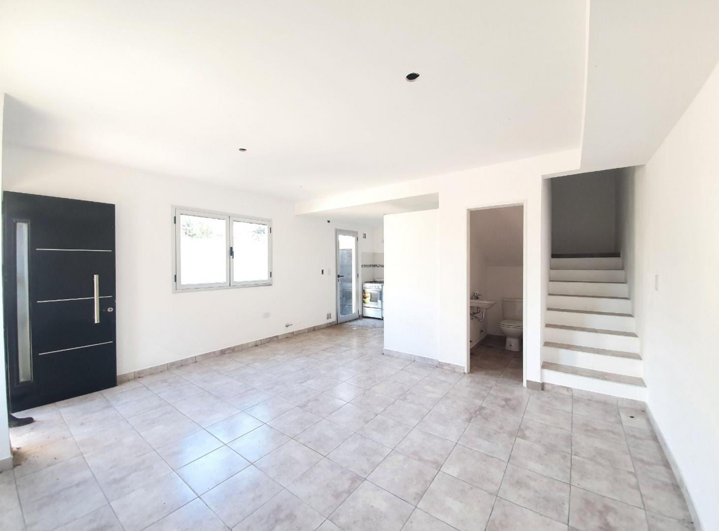 Foto de VENTA DUPLEX 2 DORMITORIOS CON COCHERA, imagen 1