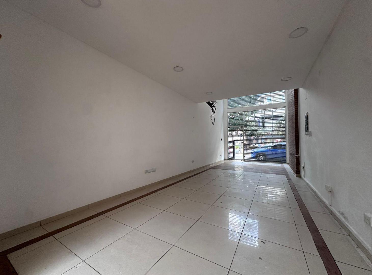 Foto de Local comercial con patio ALQUILER La Plata centro, imagen 4