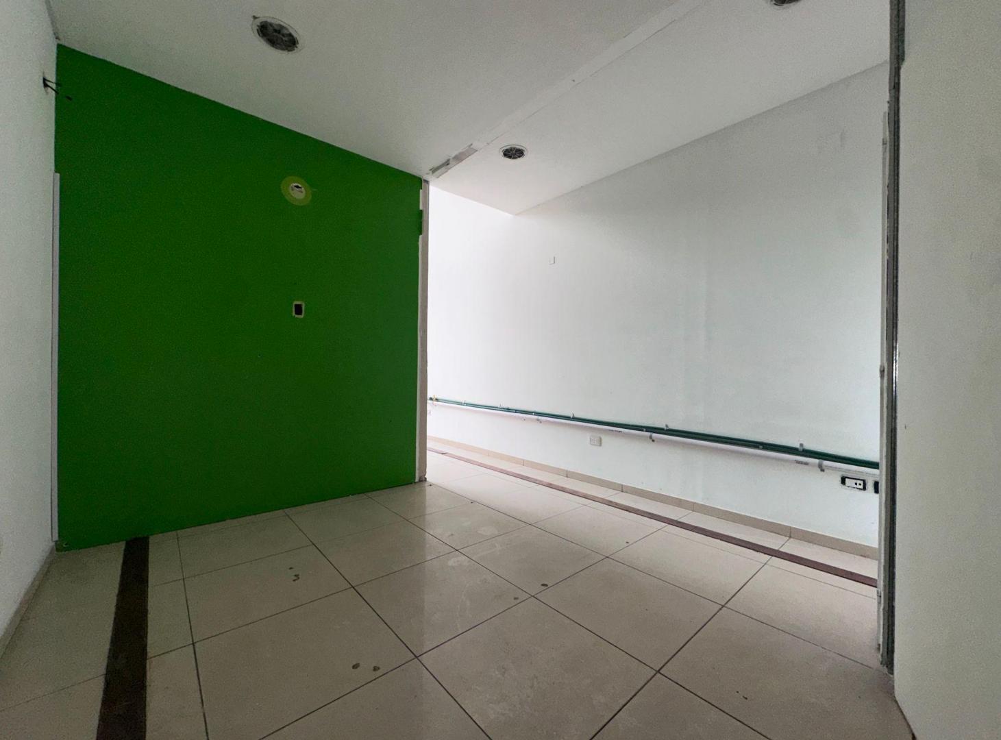 Foto de Local comercial con patio ALQUILER La Plata centro, imagen 5