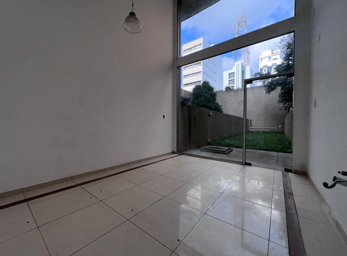 Foto de Local comercial con patio ALQUILER La Plata centro, imagen 3