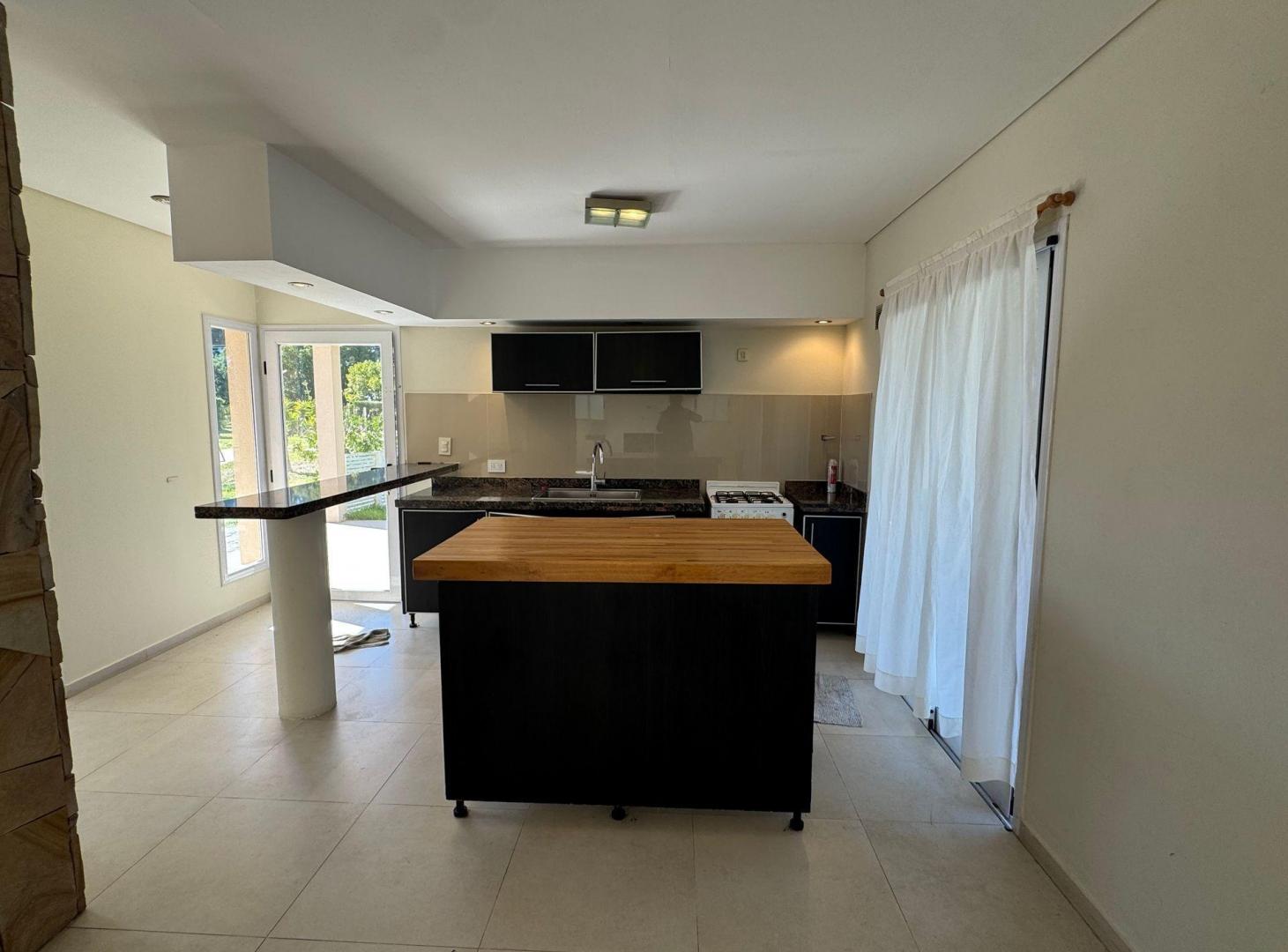 Foto de Casa a la venta en HARAS DEL SUR con PILETA, imagen 3