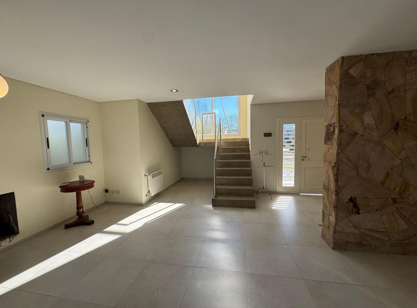Foto de Casa a la venta en HARAS DEL SUR con PILETA, imagen 4