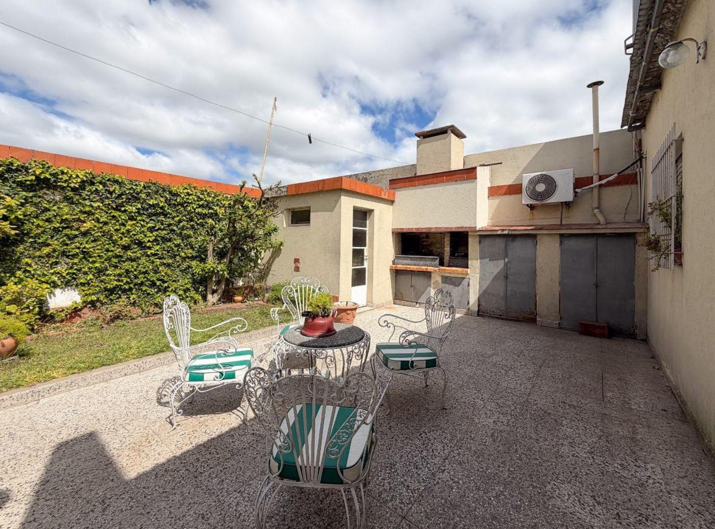 Foto de CASA DOS DORMITORIOS CON PATIO EN VENTA LA PLATA, imagen 3