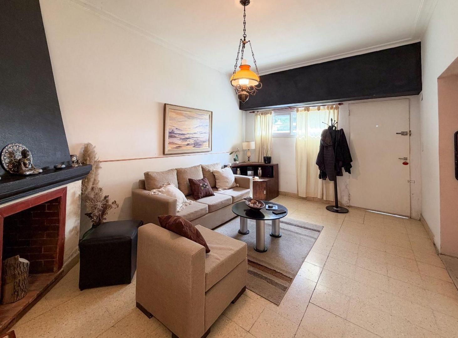 Foto de CASA DOS DORMITORIOS CON PATIO EN VENTA LA PLATA, imagen 1