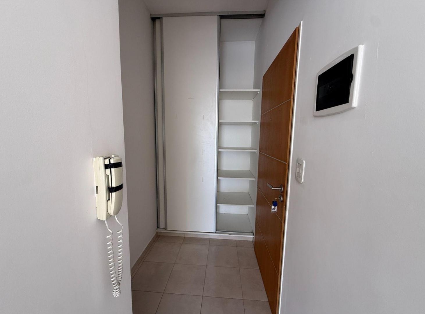 Foto de DEPARTAMENTO MONOAMBIENTE EN VENTA LA PLATA, imagen 2