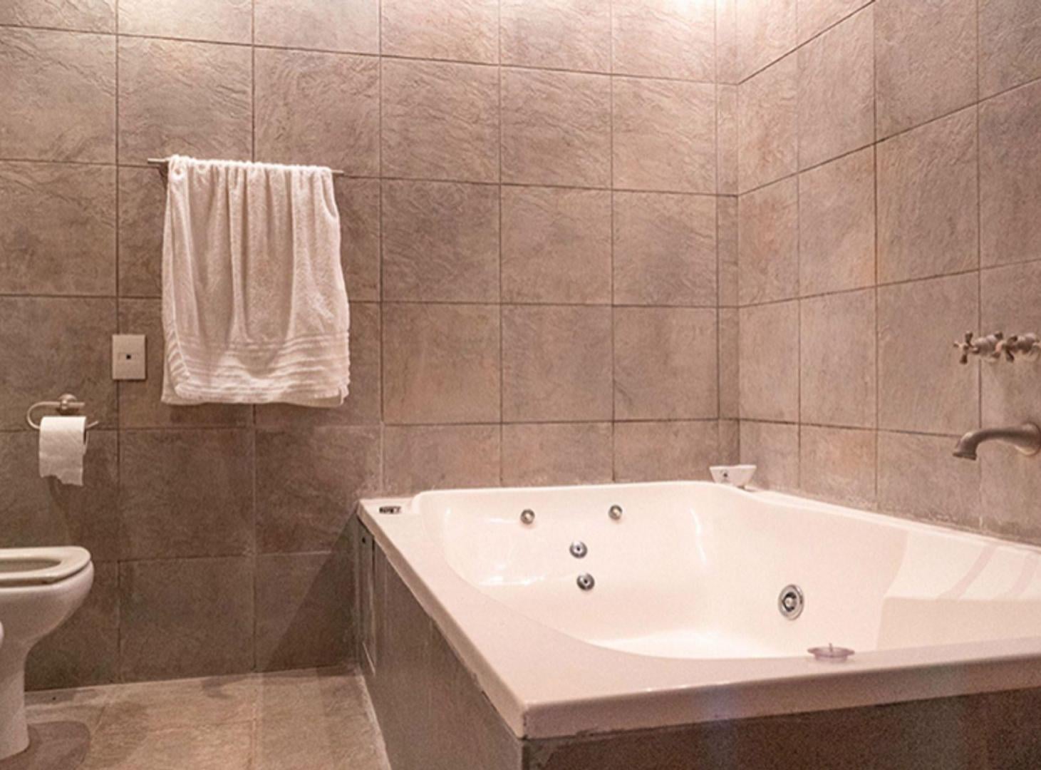 Foto de CASA EN VENTA GONNET, imagen 2