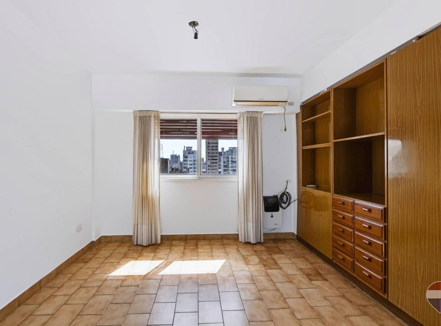 Foto de DEPARTAMENTO CON COCHERA EN VENTA EN LA PLATA, imagen 2