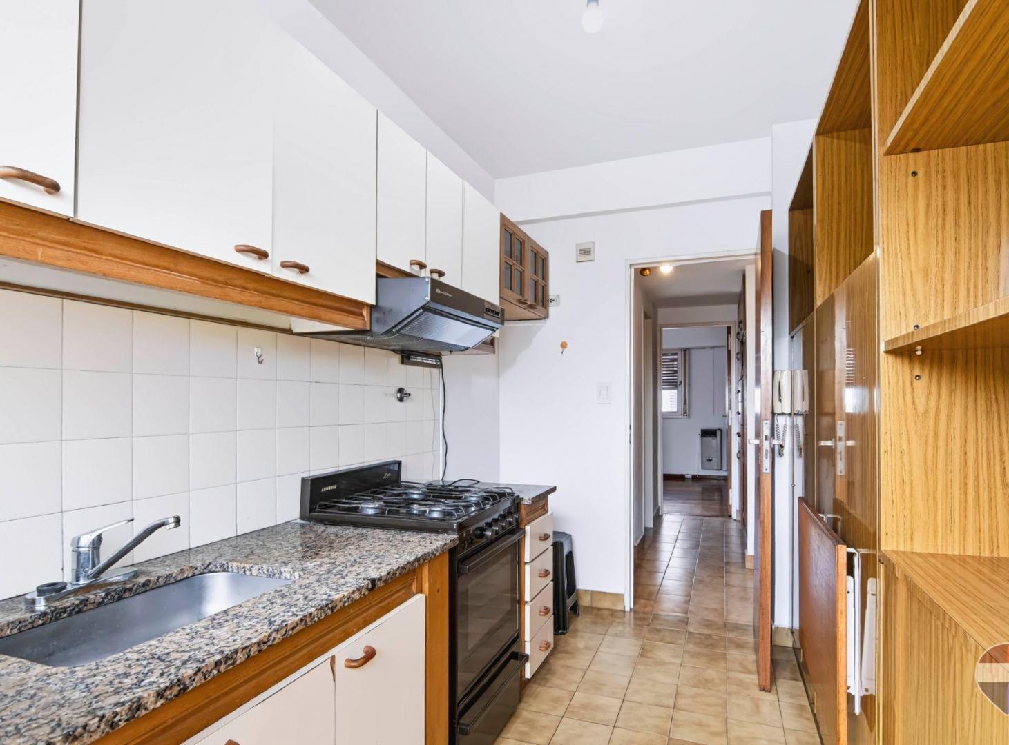 Foto de DEPARTAMENTO CON COCHERA EN VENTA EN LA PLATA, imagen 1