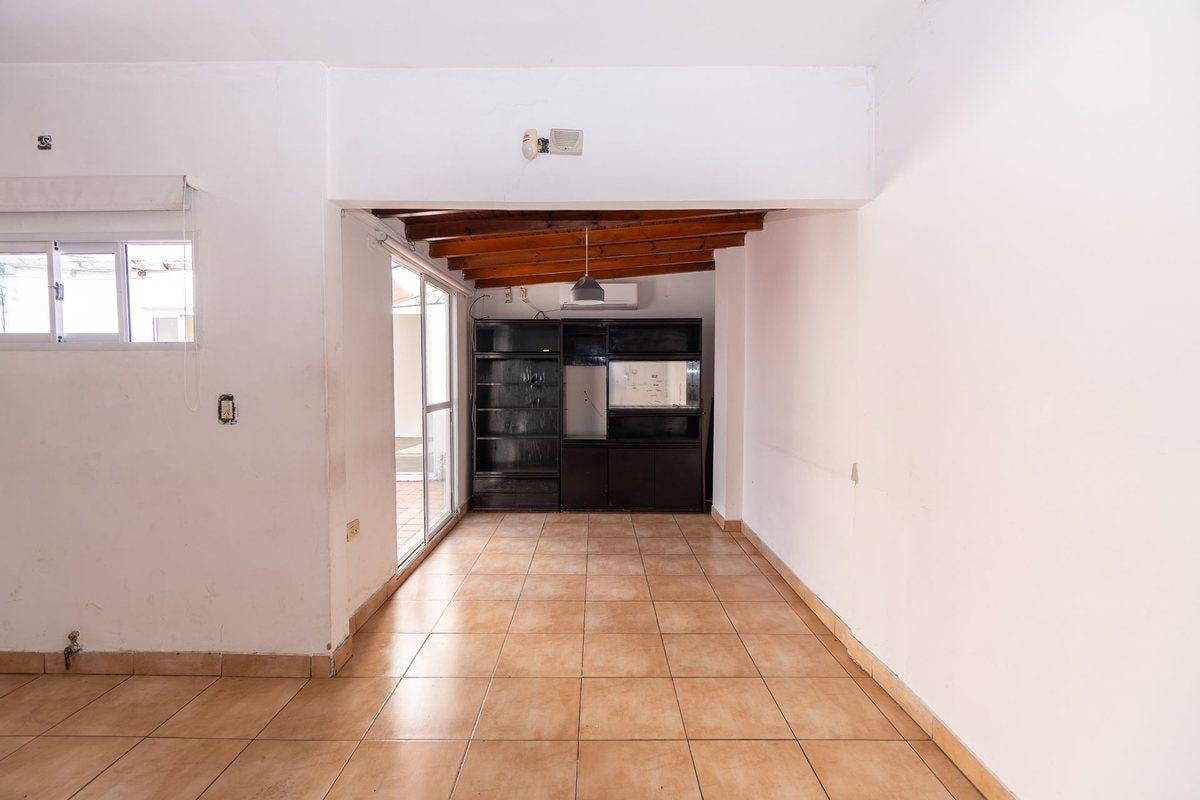 Foto de CASA EN VENTA CON COCHERA LA PLATA, imagen 2