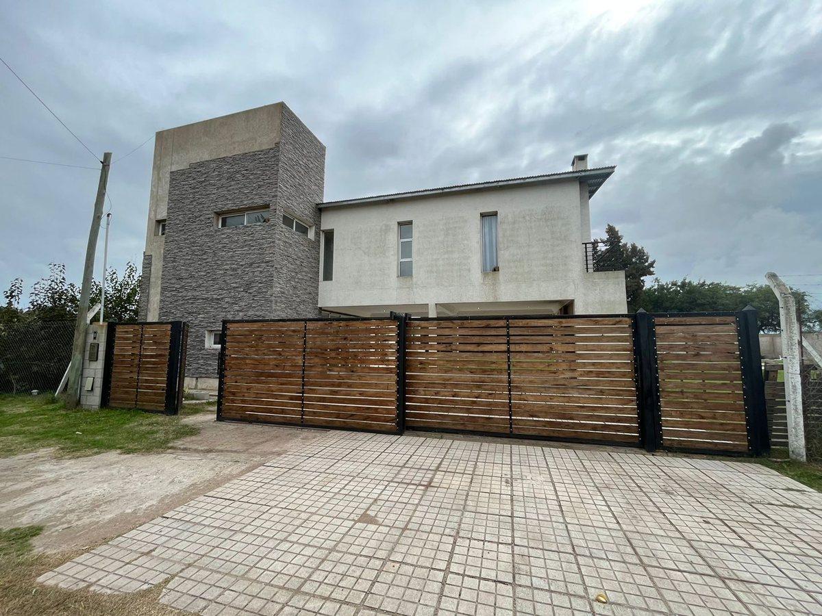 Foto de VENTA CASA QUINTA CHASCOMUS CON CABAÑAS Y PISCINA, imagen 3