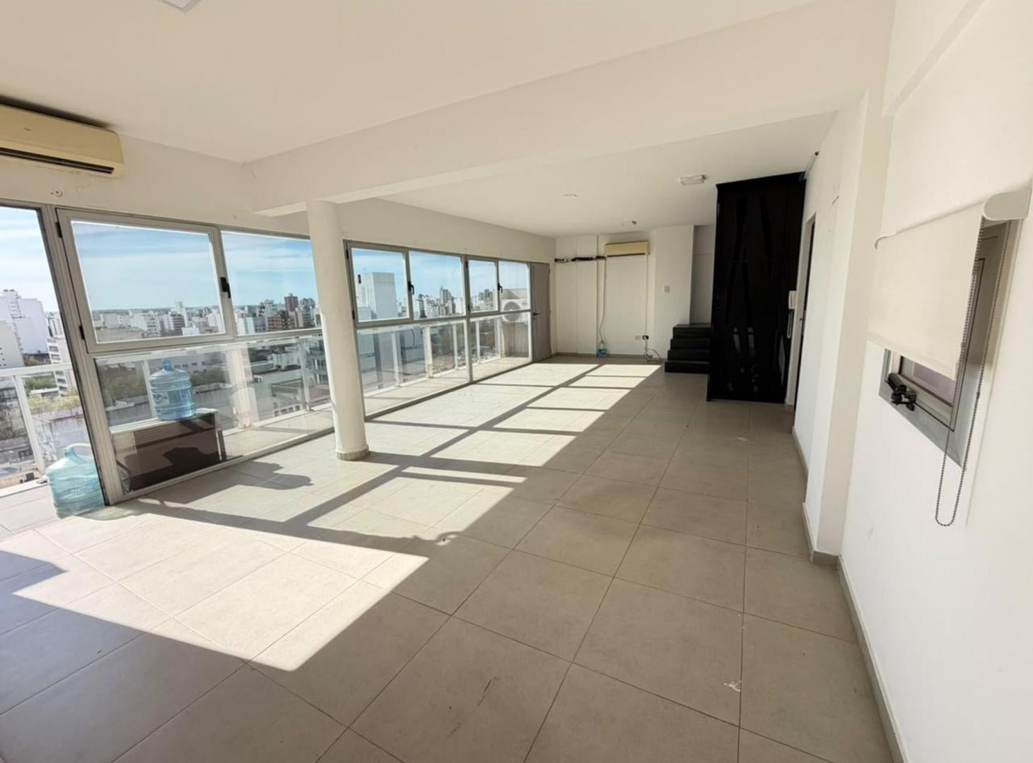 Foto de OFICINA EN VENTA LA PLATA, imagen 3