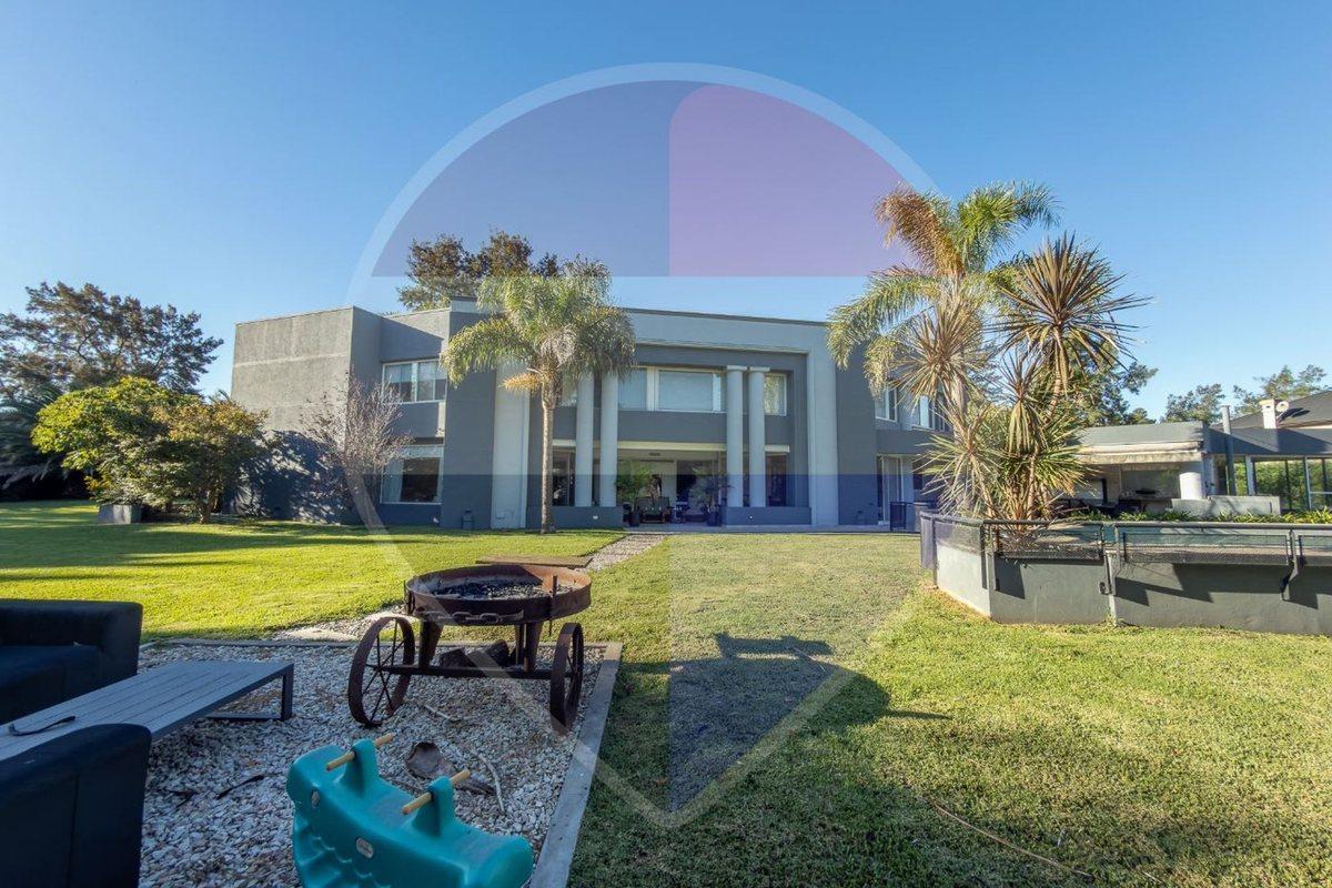 Foto de CASA EN VENTA ABRIL CLUB DE CAMPO, imagen 2