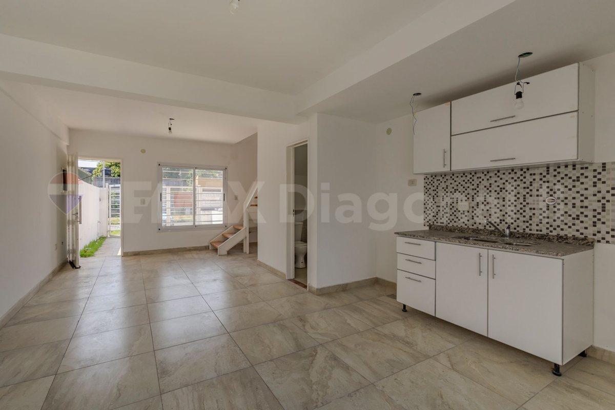 Foto de Casa PH en venta en Banfield, Lomas de Zamora, imagen 1