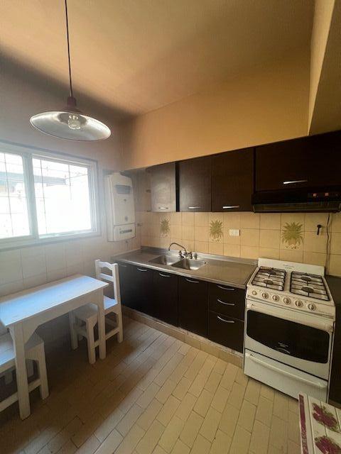 Olivos Casa Multifamiliar 2 plantas 4 Dorm Cochera U$S 245.000 Daniel Castaño
