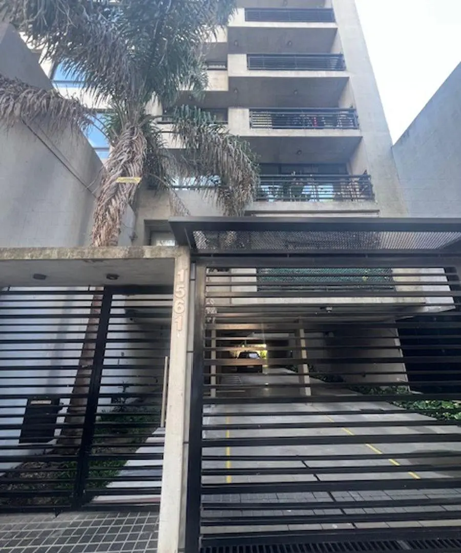 Florida M 3 ambientes S/Piso con parrilla , pileta cochera doble Venta U$S 225.000 1