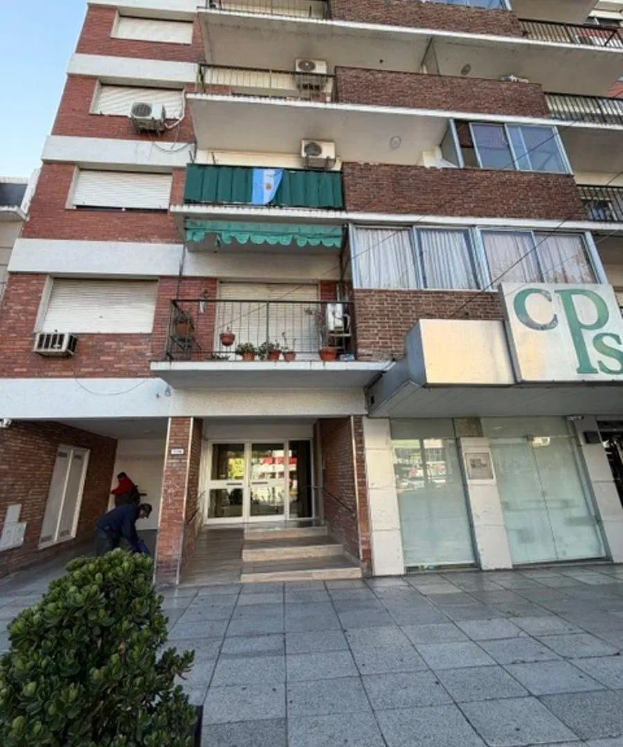 Vicente Lopez Av Maipu al 1100 2 Amb con amplia cocina y Balcon U$S 110.000 2