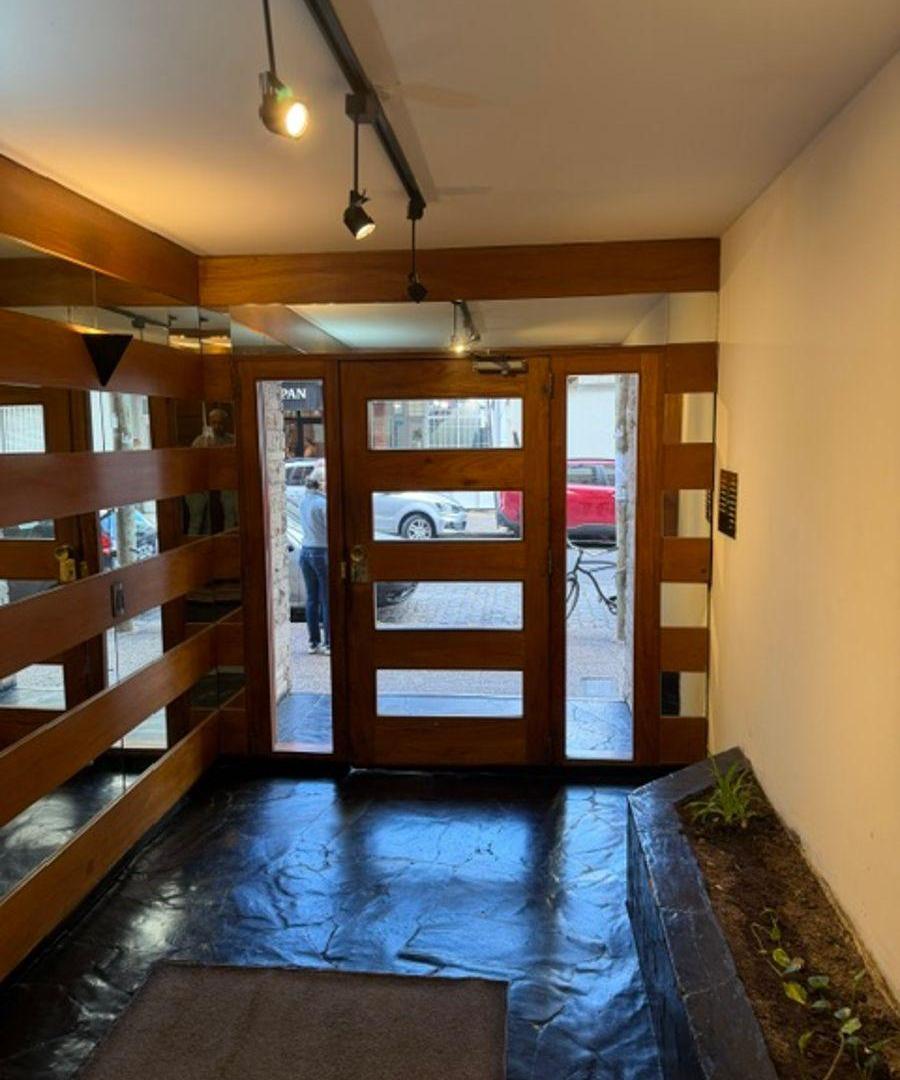 Foto de Olivos Entre Rios al 1400 2 Amb Grandes a metros de Av Maipu $ 850000, imagen 2