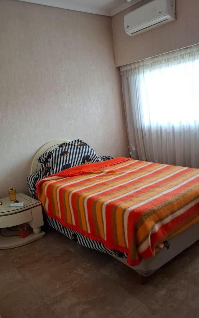 Foto de F.Justo Sarmiento al 1800 Solido chalet 3 Dorm IMPECABLE estado U$S, imagen 1