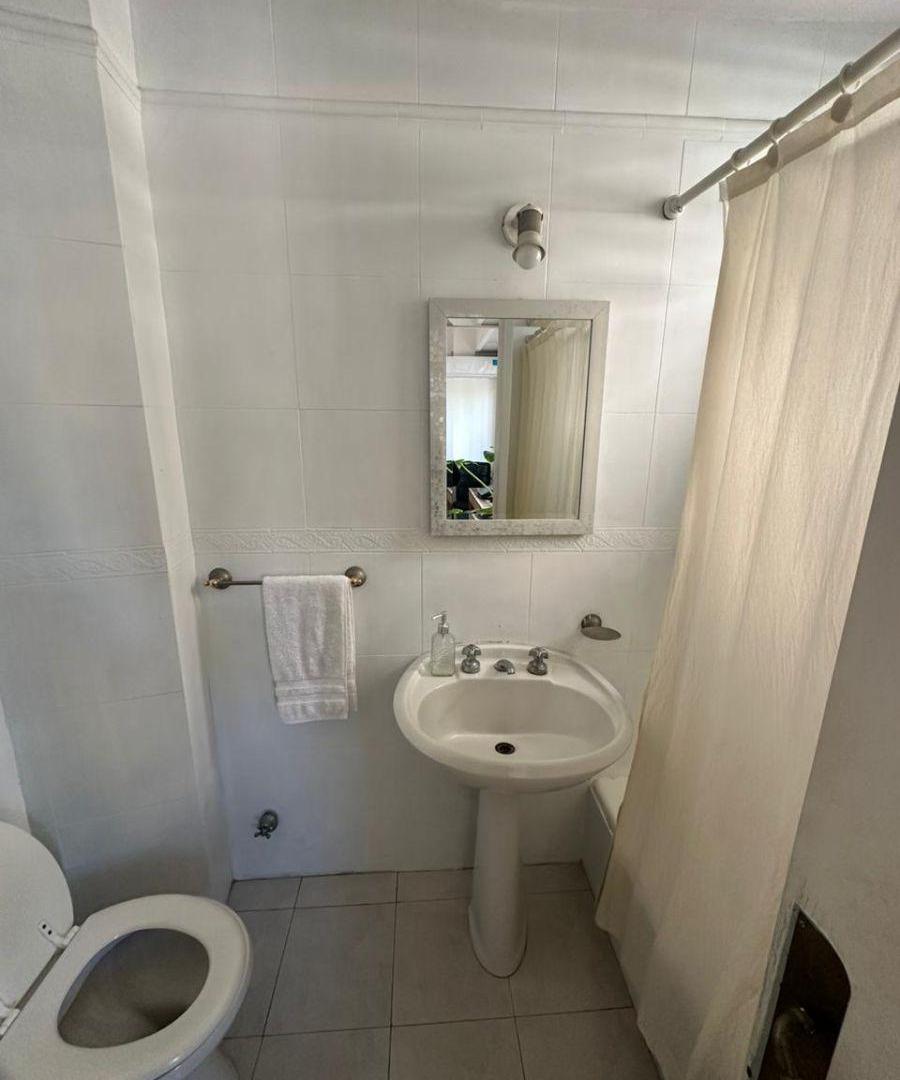 Foto de JUNCAL 1100 2 Amb con dependecias balcon U$S 115.000, imagen 2