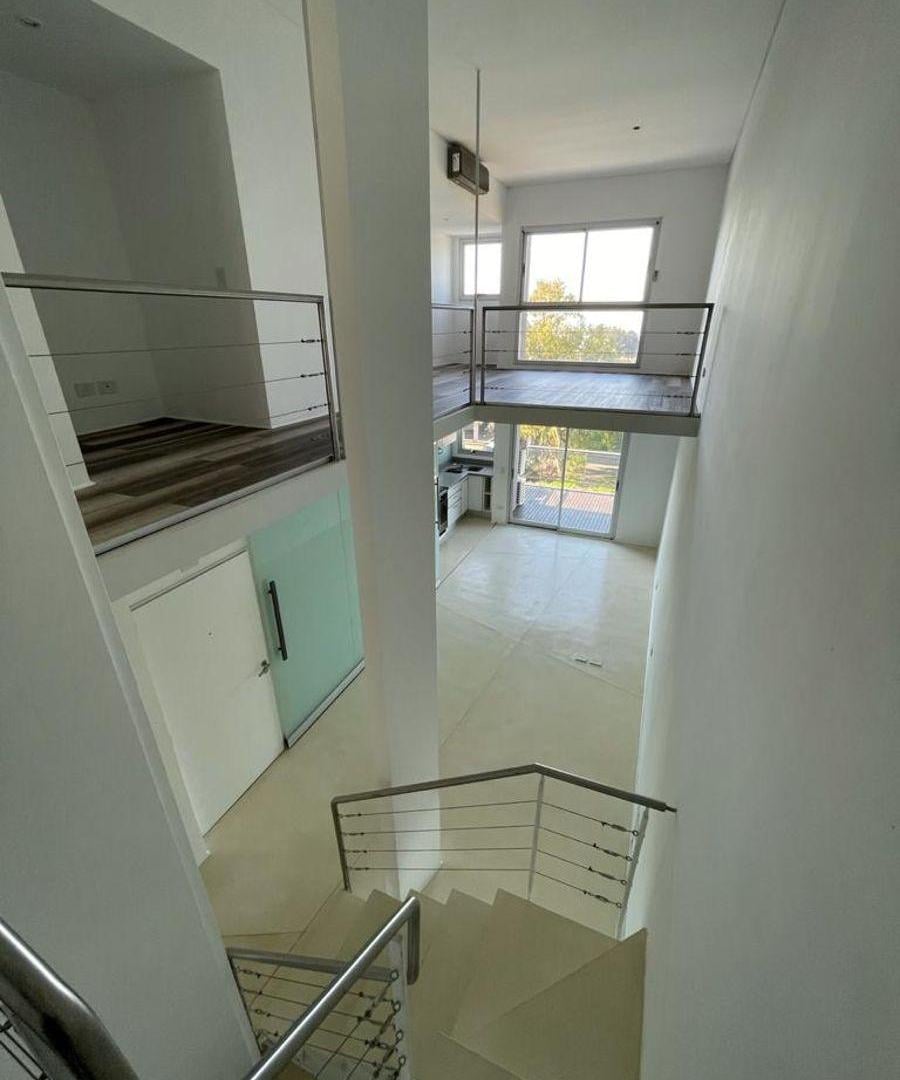 Foto de Vte Lopez Carlos Cruz al 1200 Excelente Depto doble altura 2 Coch U$S, imagen 1
