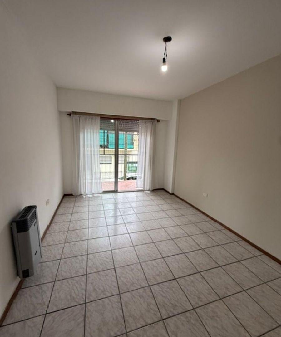 Foto de Florida M 3 Amb con Balcon 1 C/Av Maipu $ 950.000- Daniel Castaño, imagen 3