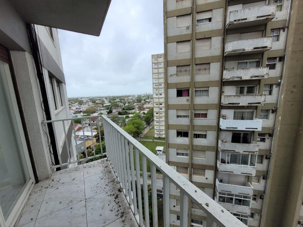 3 Ambientes Totalmente Reciclado con Balcon 1