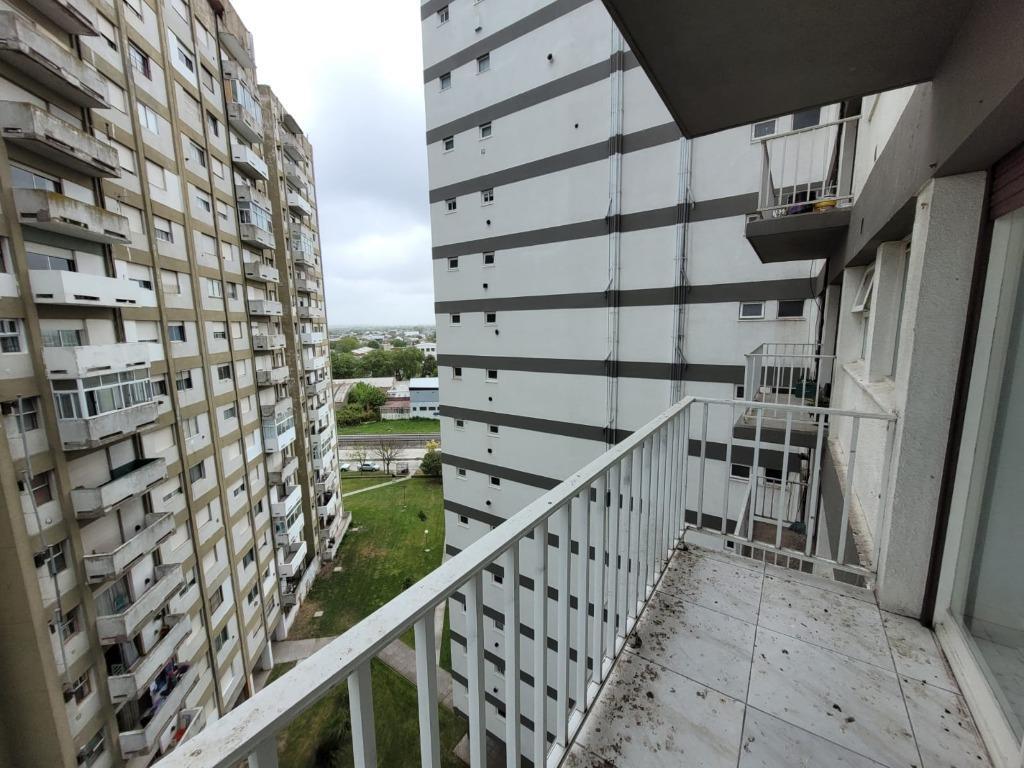 3 Ambientes Totalmente Reciclado con Balcon 3