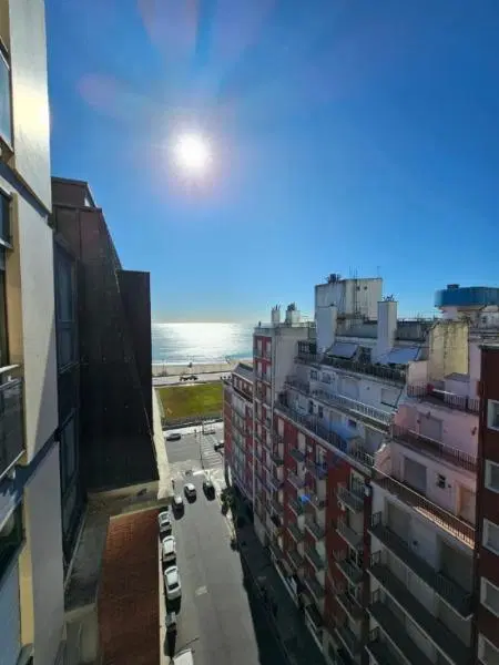 2 ambientes con balcón con vista al mar 3