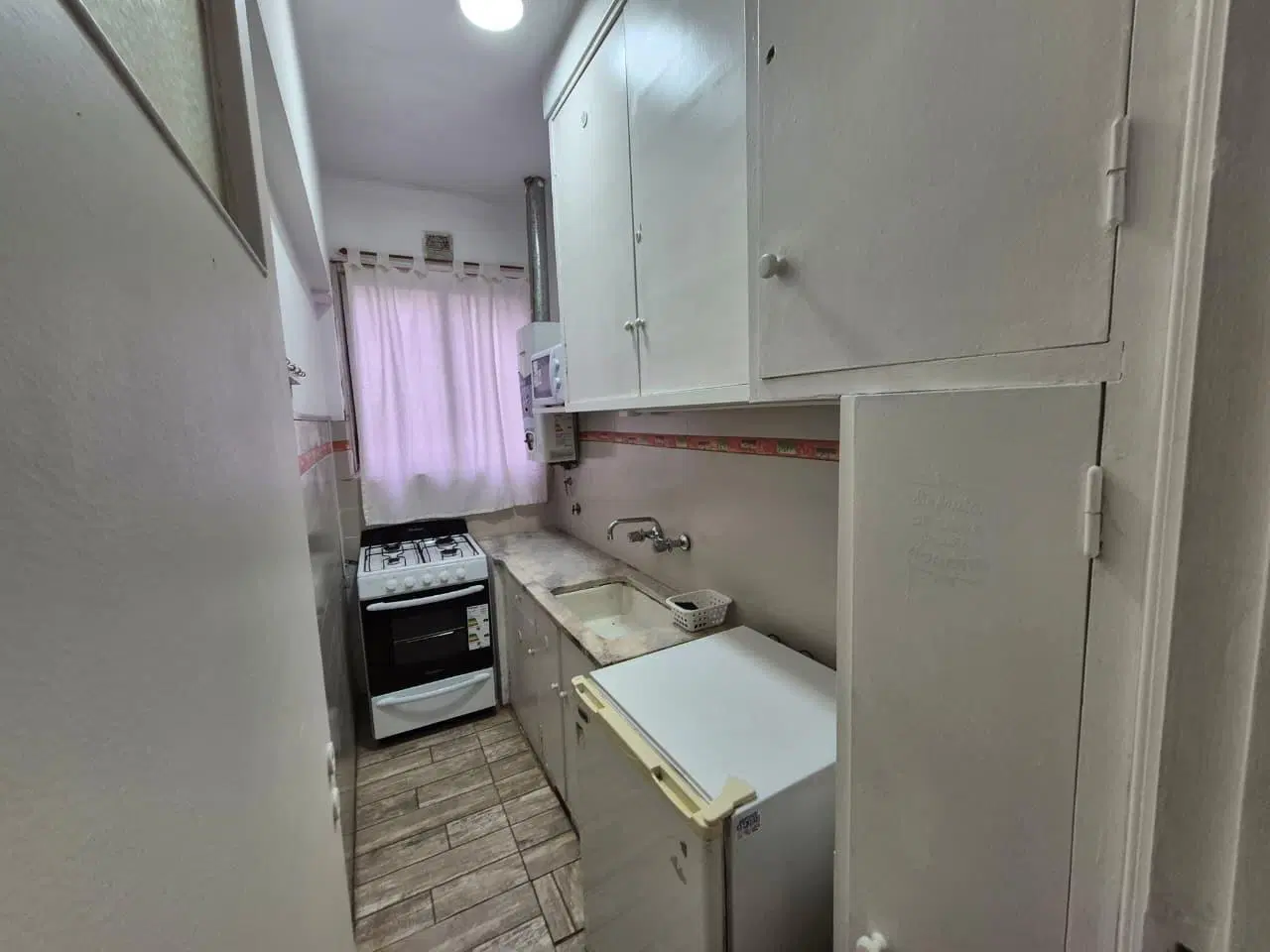 ALQUILER 24 MESES! Ambiente sobre Av. Colón 5