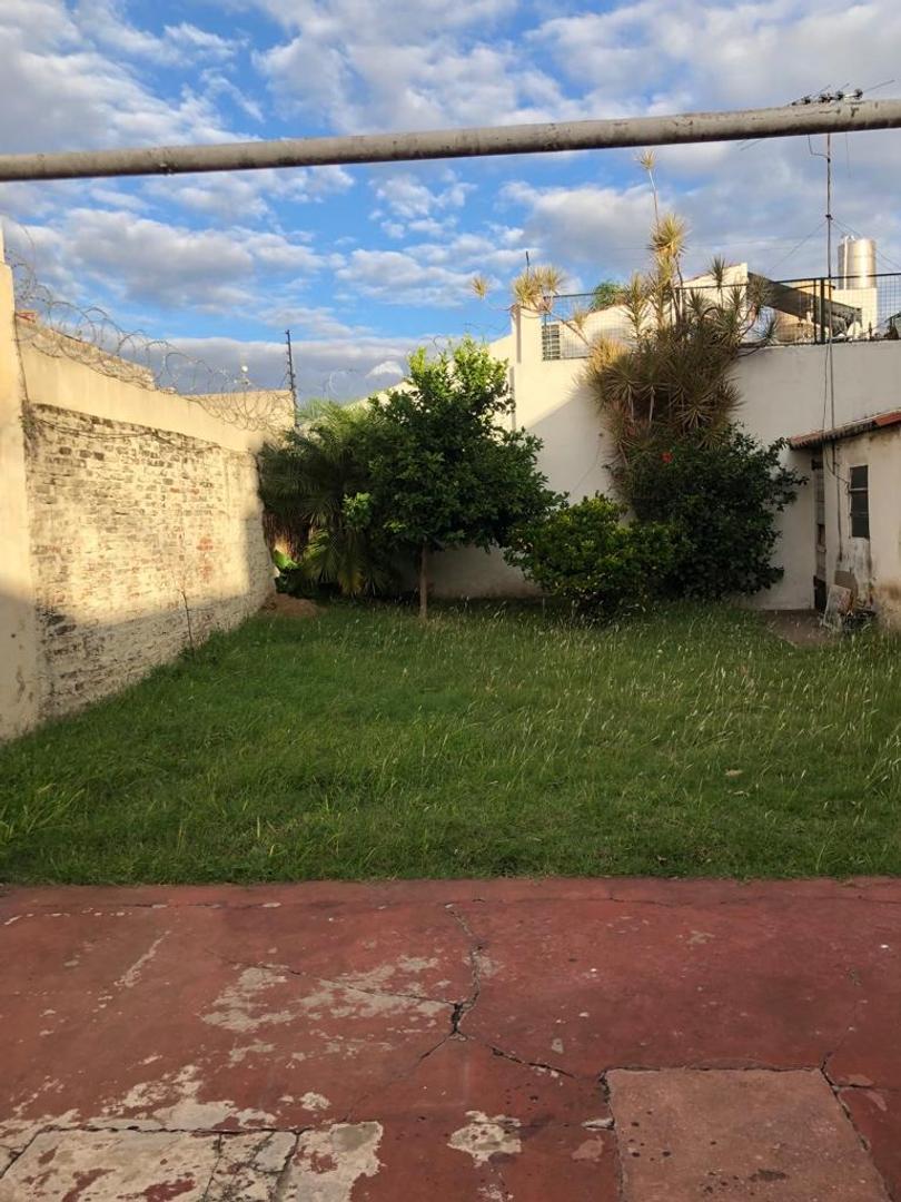 CASA AMERICANA 3 AMBIENTES CON COCHERA EN EXCELENTE LOTE EN RAMOS MEJIA
