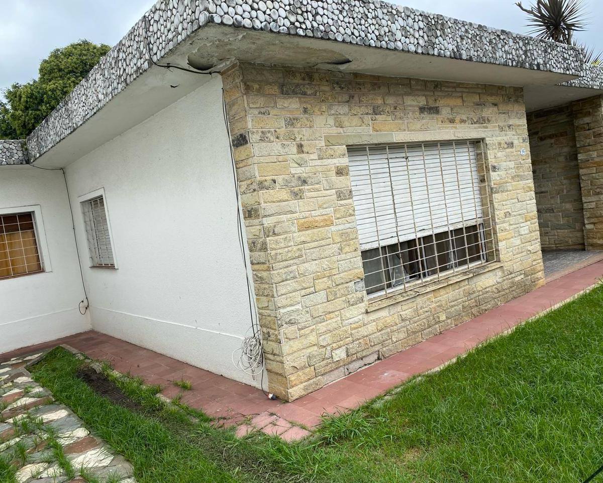 CASA 4 AMBIENTES CON EXCELENTE LOTE EN RAMOS MEJIA