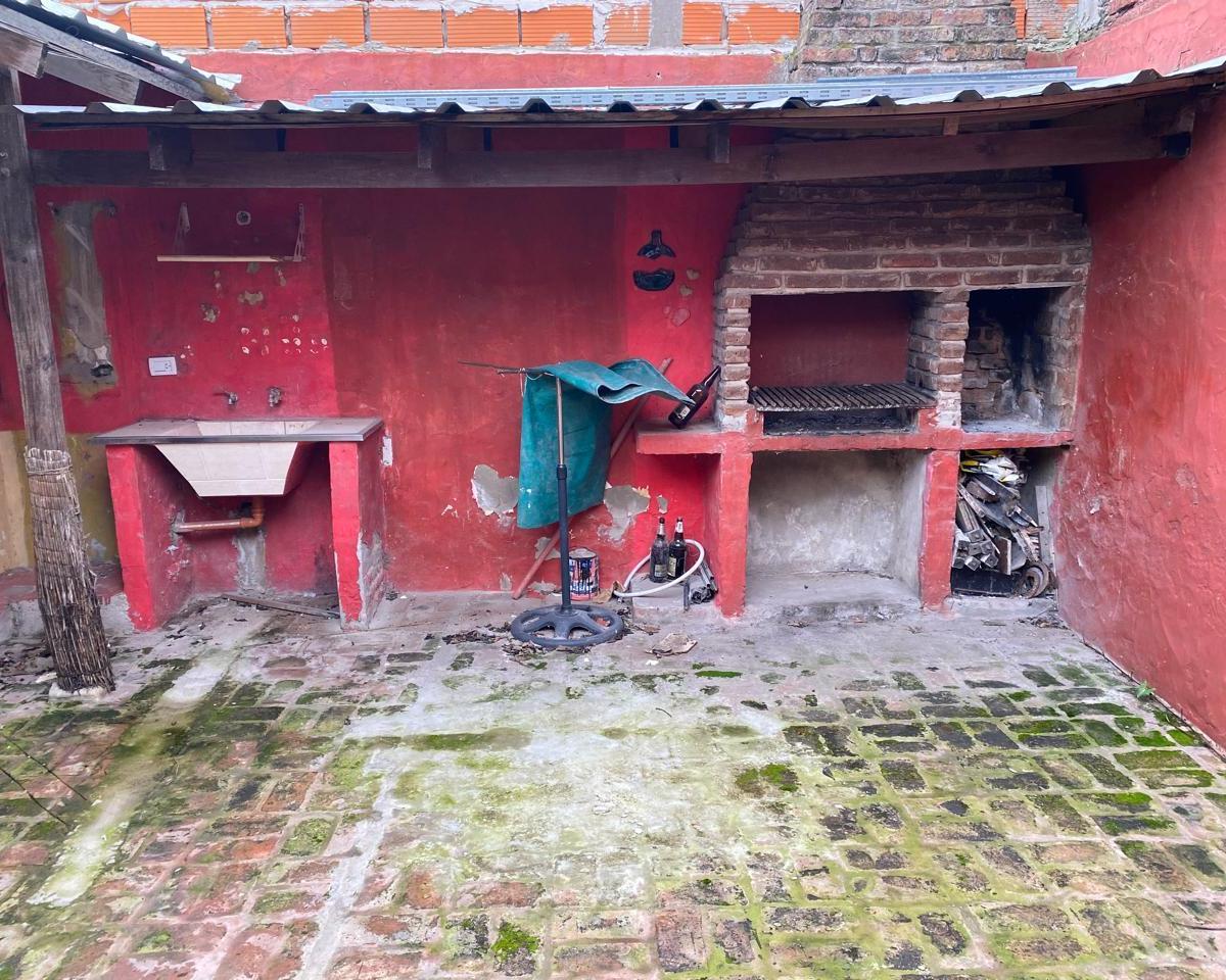 Oportunidad Casa a Reciclar Lote Propio en Castelar 4