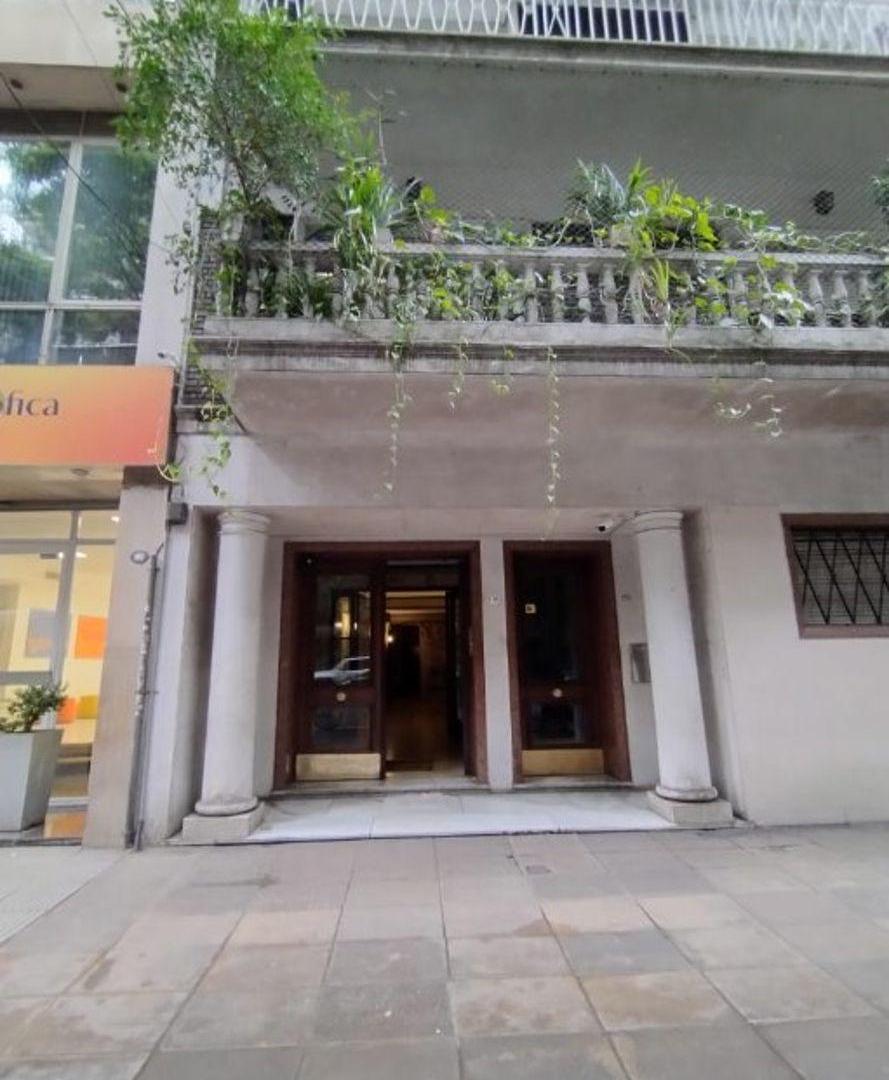 VENTA PISO DE 5 AMBIENTES PARA RECICLAR EN PALERMO