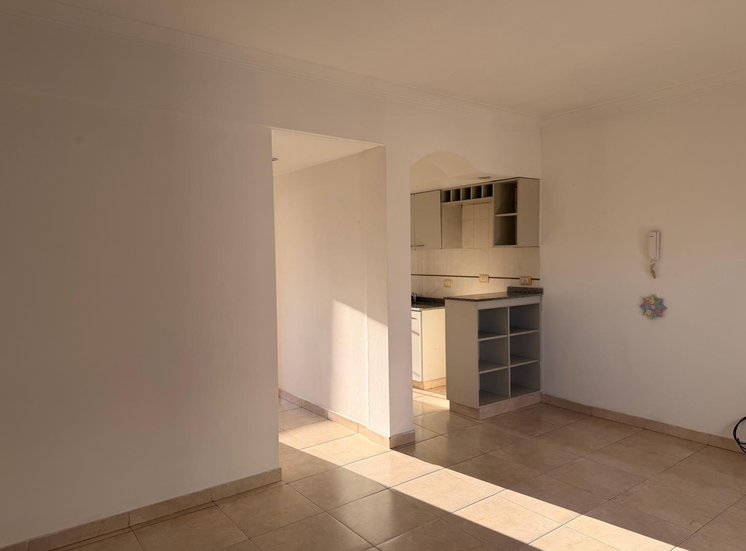 Foto de DEPARTAMENTO DE 2 AMBIENTES EN ALQUILER RAMOS MEJIA, imagen 2