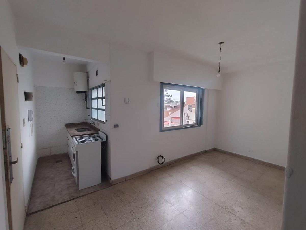 Foto de VENTA 2AMB. CENTRO DE RAMOS MEJIA, imagen 1