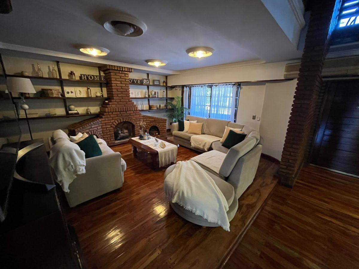 Foto de IMPONENTE CASA 5 AMBIENTES EN VENTA RAMOS MEJIA, imagen 3