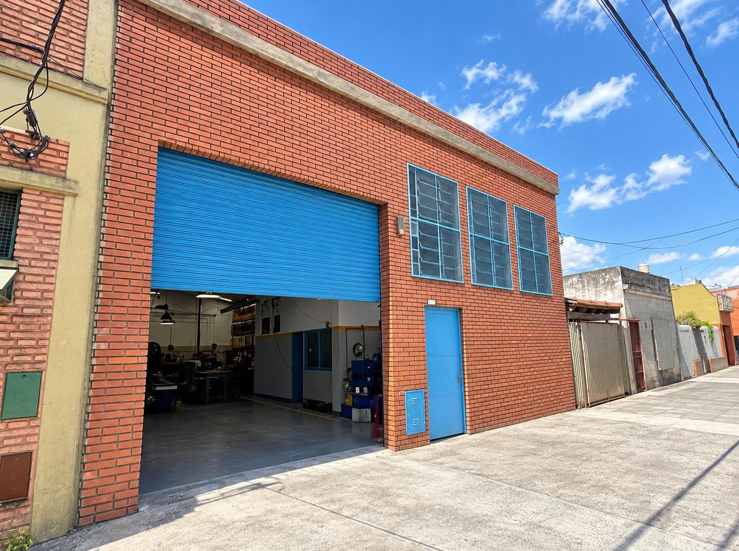 Foto de EXCELENTE GALPON A 150MTS DE AV. JUAN MANUEL DE ROSAS- SAN JUSTO, imagen 1