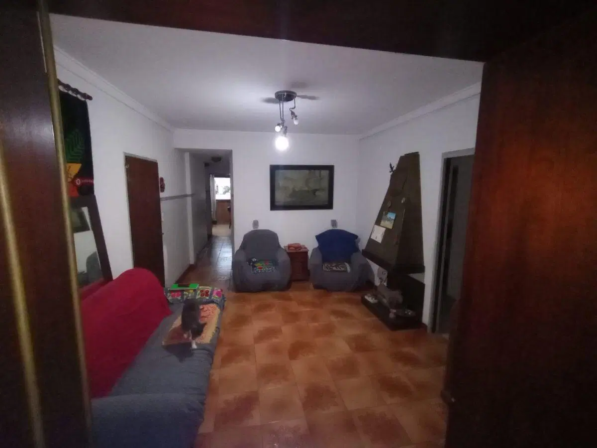 Departamento de 4 ambientes sobre Avenida Villegas 3