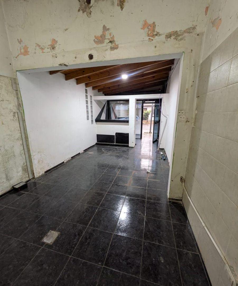 Foto de Local de 30m² sobre Avenida Eva Perón, imagen 2